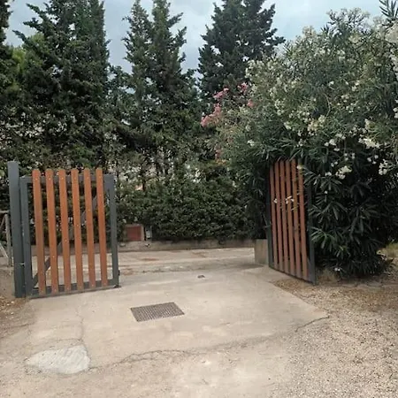 Regina Ai Faraglioni Di וילה *