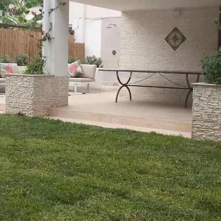Regina Ai Faraglioni Di